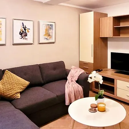 Apartman Uta Апартаменты *